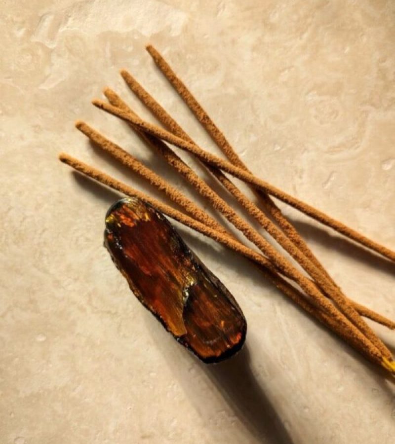 Amber-incesne-1-600x754